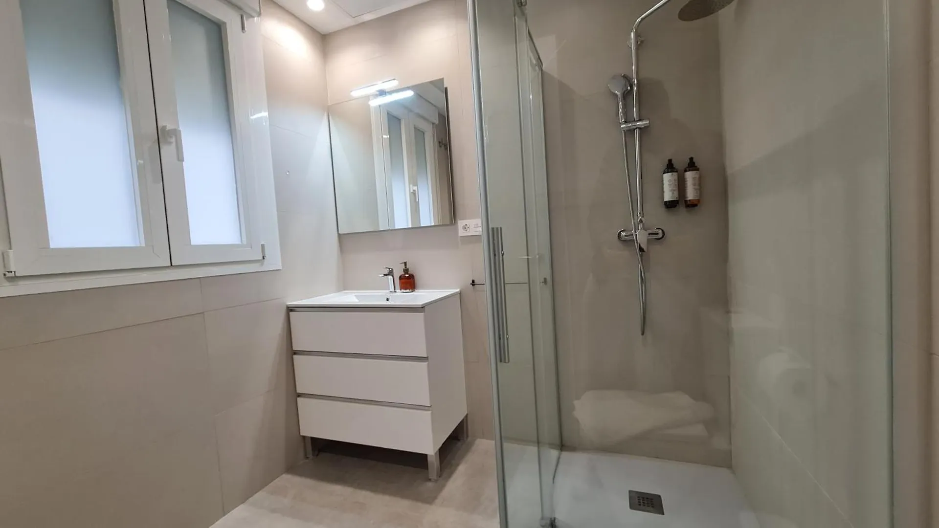그라나다 Navas 101 Cosmopolitan Loft 아파트