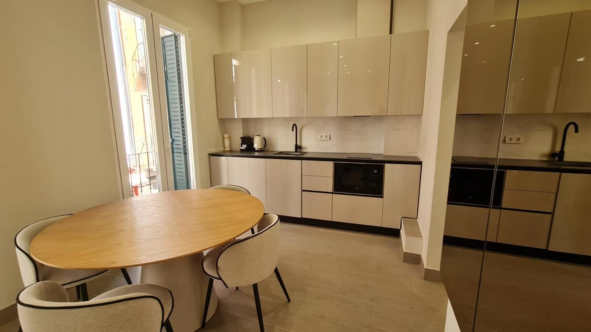 Navas 101 Cosmopolitan Loft Apartment Granada 0*,