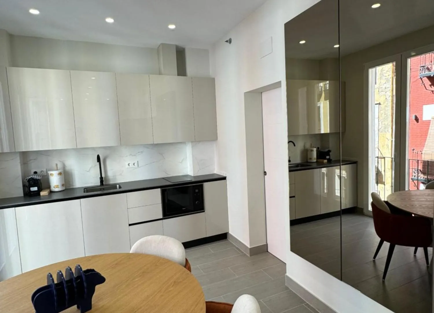 Navas 101 Cosmopolitan Loft Apartment Granada Spain